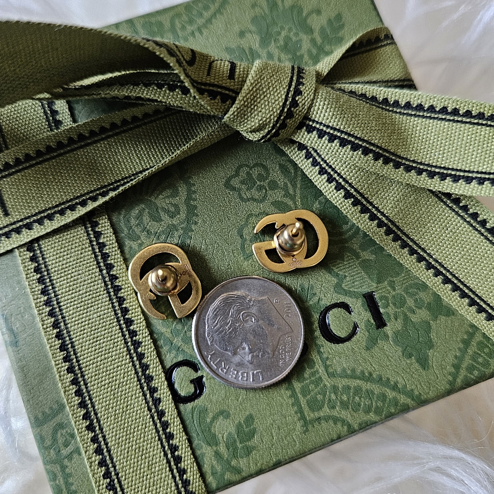 Gucci Gold GG Logo Stud Earrings - Picture 2 of 5